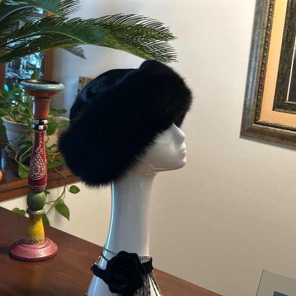 TheFurVault Lenore Marshall Ranch Mink Hat With Fox Trim, AOS, New with Tags main image 13